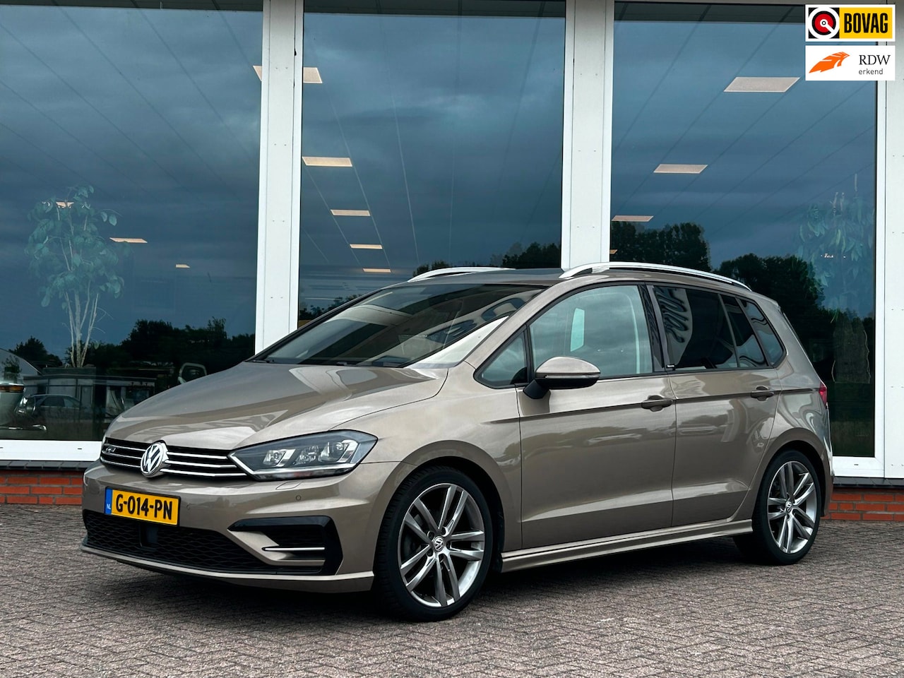 Volkswagen Golf Sportsvan - 1.2 TSI Connected Series - Navi - LM - Camera - PDC - AutoWereld.nl