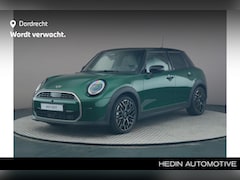 MINI 5-Deurs - 1.5 Cooper C Favoured L 360 Camera | Panoramadak | Harman Kardon | AR-navigatie | Head-Up