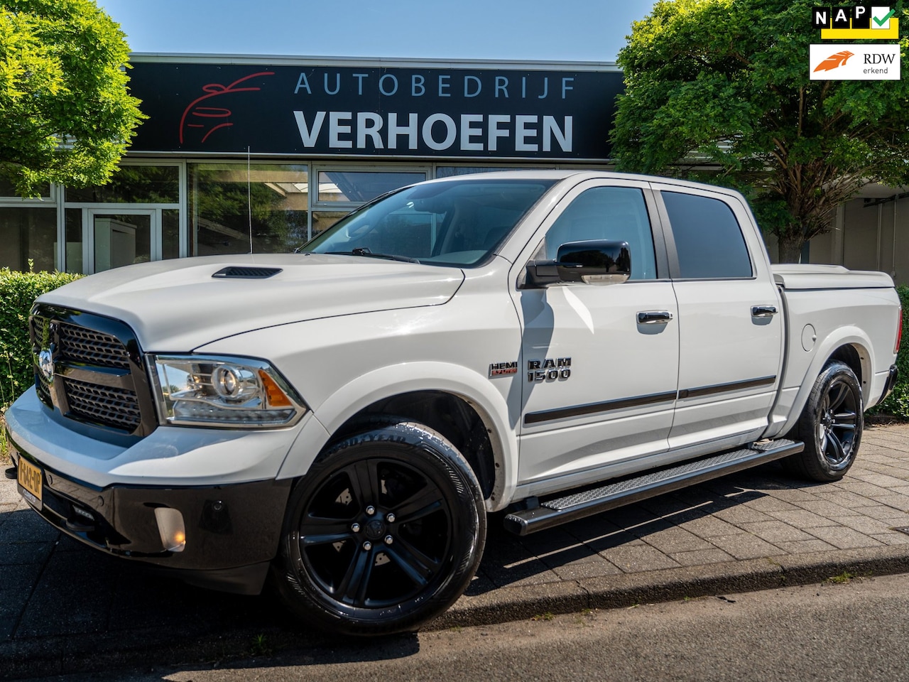 Dodge Ram 1500 - 5.7 V8 Quad Cab 6'4 | PANORAMA | STOELKOELING / VERWARMING | PARKEERCAMERA | TREKHAAK | AL - AutoWereld.nl