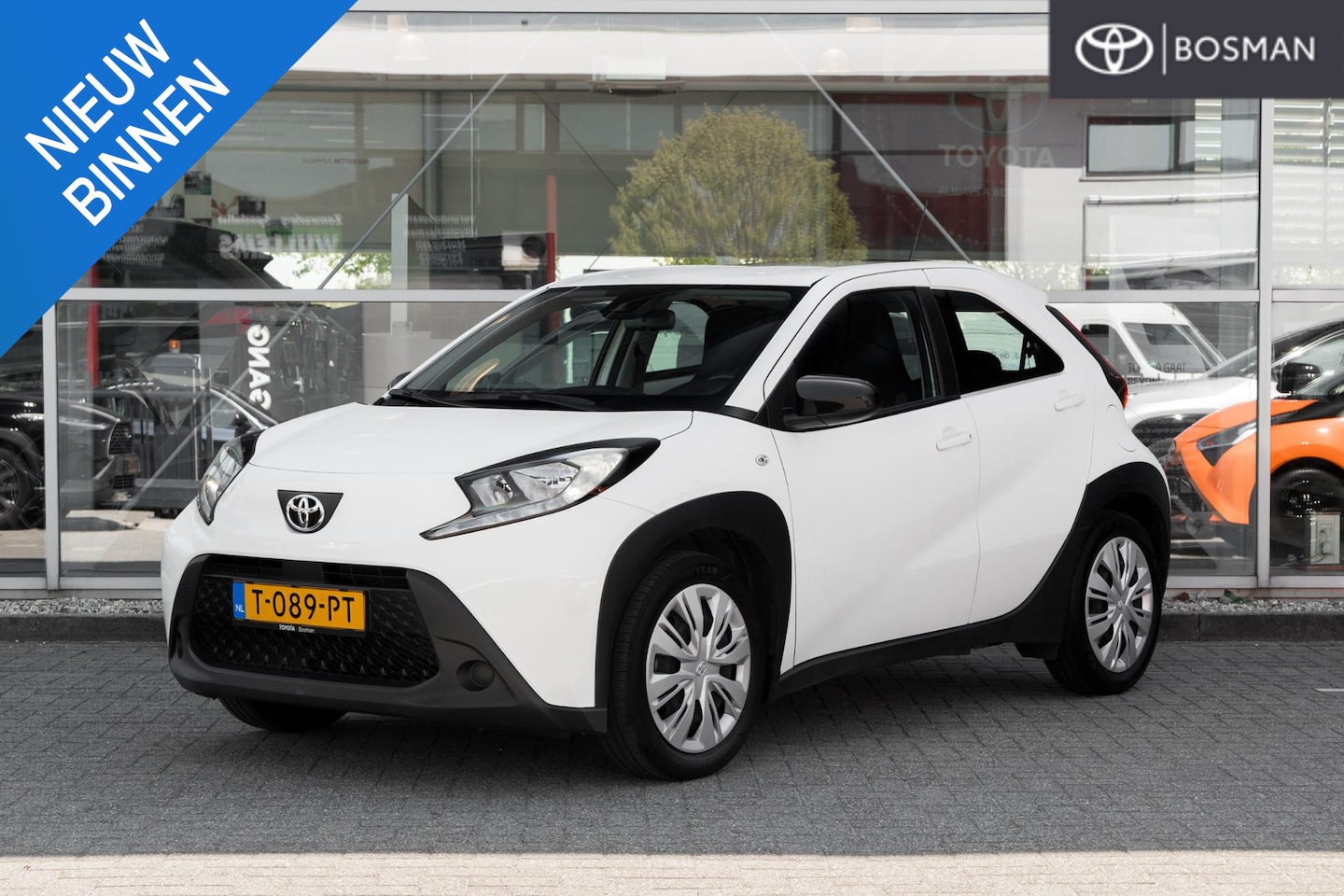 Toyota Aygo X - 1.0 VVT-i MT play 1.0 VVT-i MT Play - AutoWereld.nl
