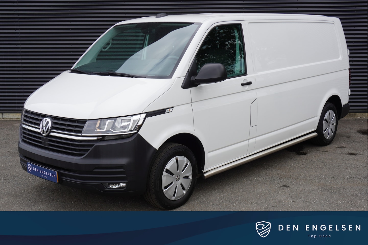 Volkswagen Transporter - 110pk L2H1 Comfortline Cruisie control Apple carplay Airco Lat om Lat 3 persoons - AutoWereld.nl