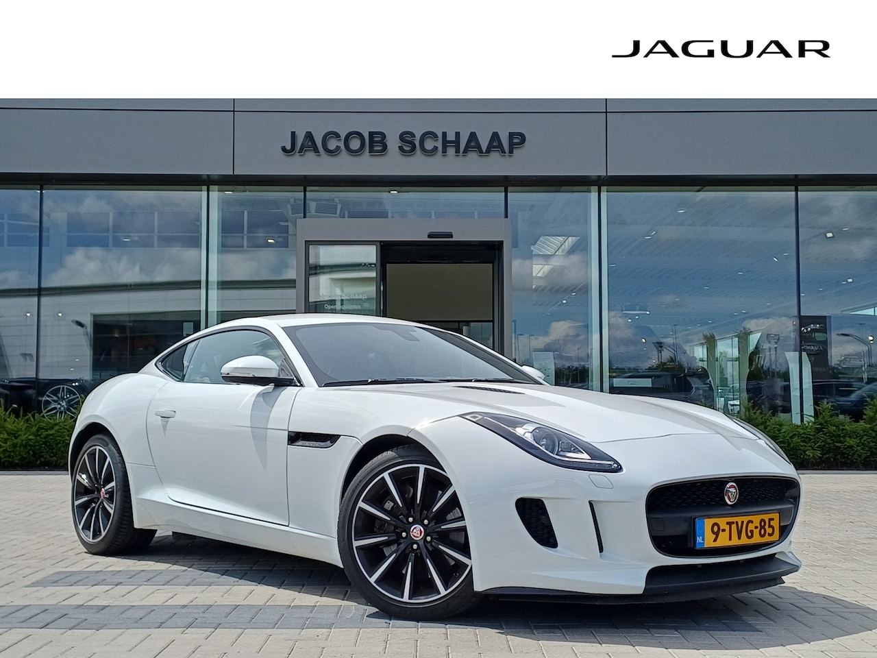 Jaguar F-type - 3.0 V6 340pk Aut. Coupé | 12 maanden garantie | Black Pack | Goed onderhouden! - AutoWereld.nl