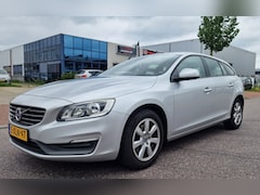 Volvo V60 - 1.6 D2 Momentum NAVI PSENSOR CRUISE 2 X SLEUTELS