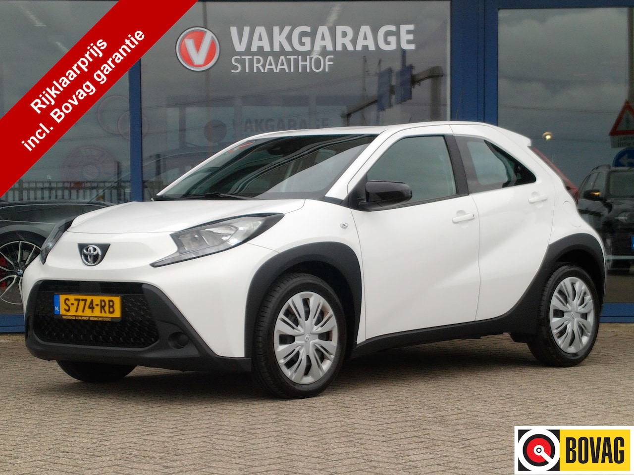 Toyota Aygo X - 1.0 VVT-i MT play 1.0 VVT-i MT Play, Carplay + Android Auto / Adaptive Cruise / Camera / Airco - AutoWereld.nl
