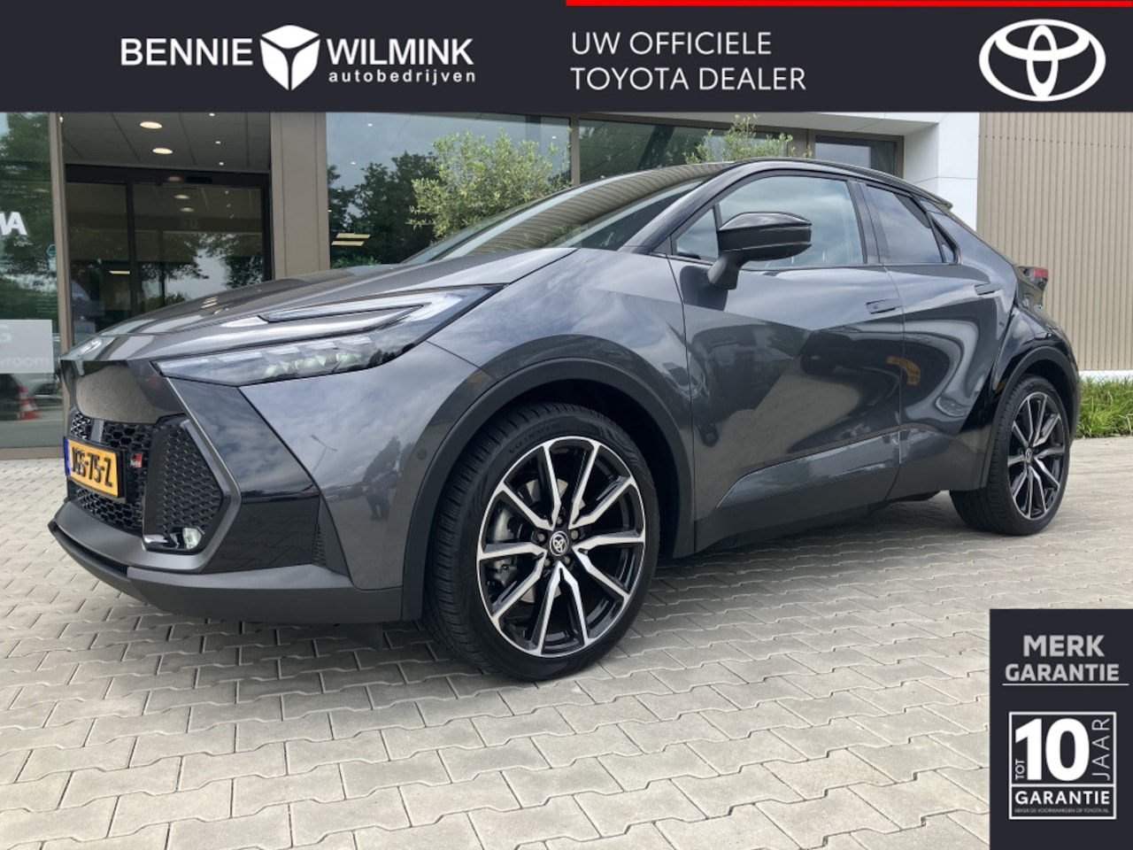 Toyota C-HR - 2.0 PHEV 220 GR Premium | Pano | JBL | Trekhaak - AutoWereld.nl