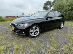 BMW 3-serie Touring - 318i M Sport Edition Incl. 360° camera, achteruitrijcamera, parkeersensoren voor en achter, stoelverwarming