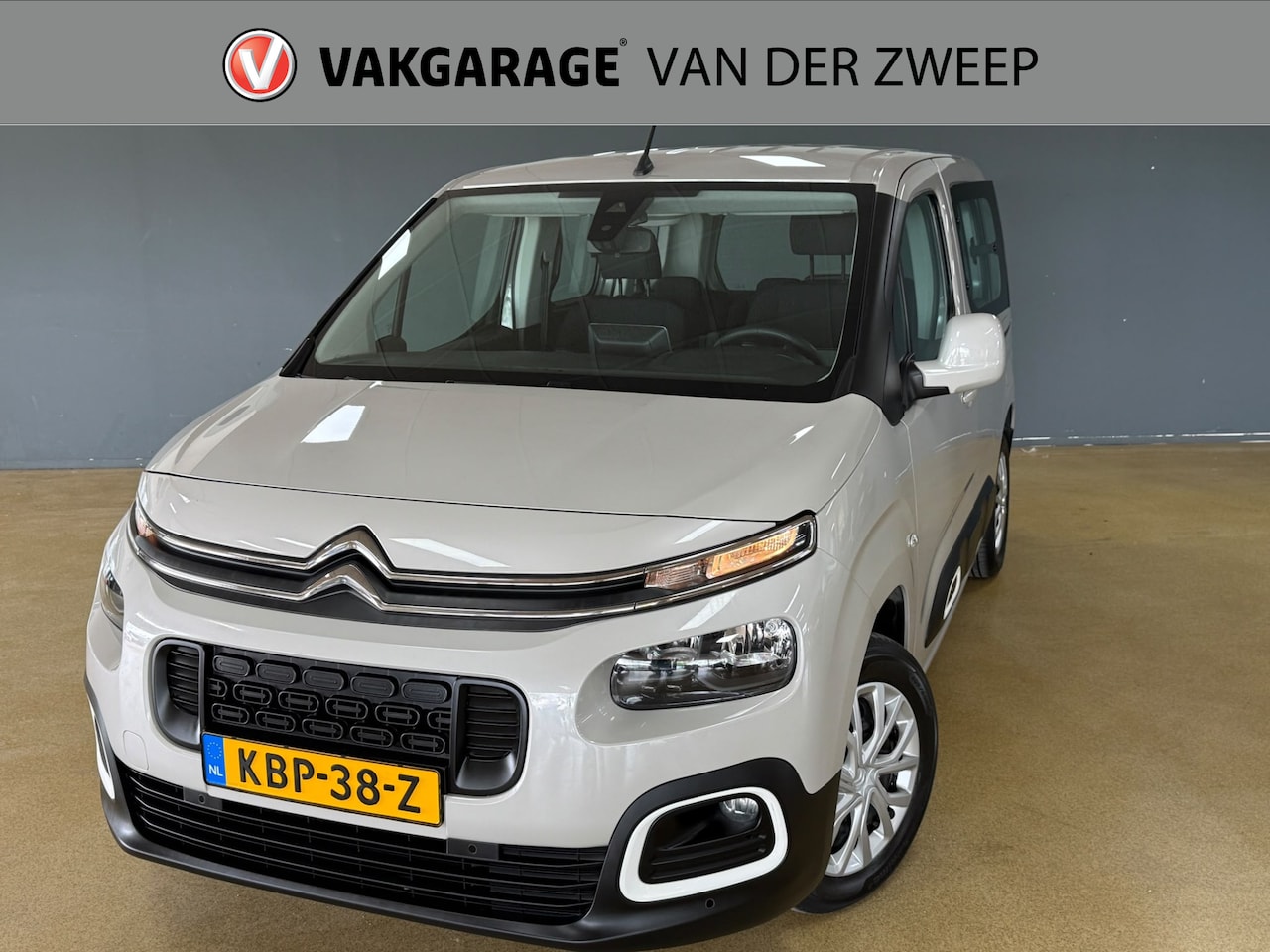 Citroën Berlingo - 1.2 PureTech XTR | Navigatie | Sensoren. - AutoWereld.nl