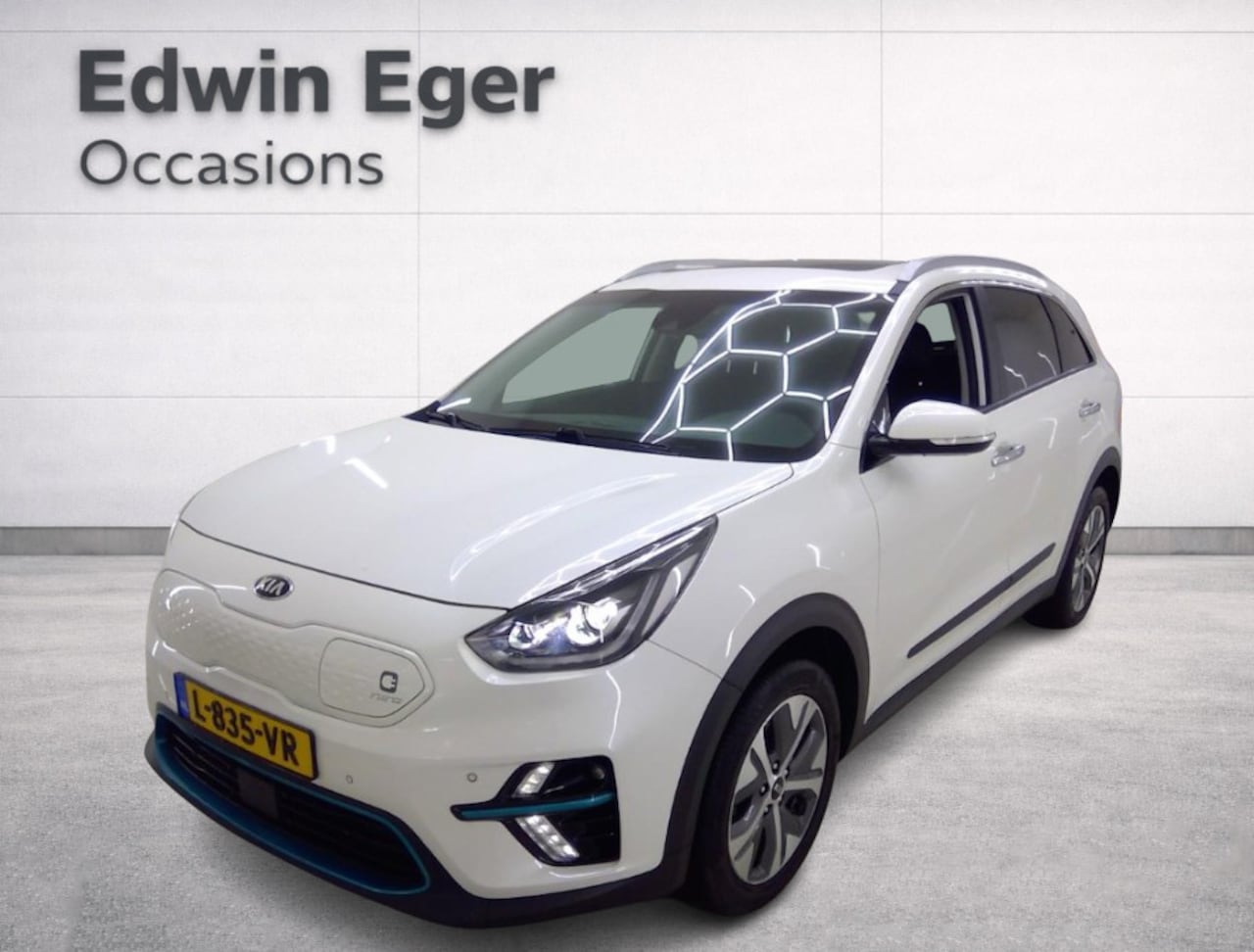 Kia e-Niro - ExecutiveLine 64 kWh | Panoramadak | SOH 100% | Cruise control ad. | Apple Carplay/Android - AutoWereld.nl
