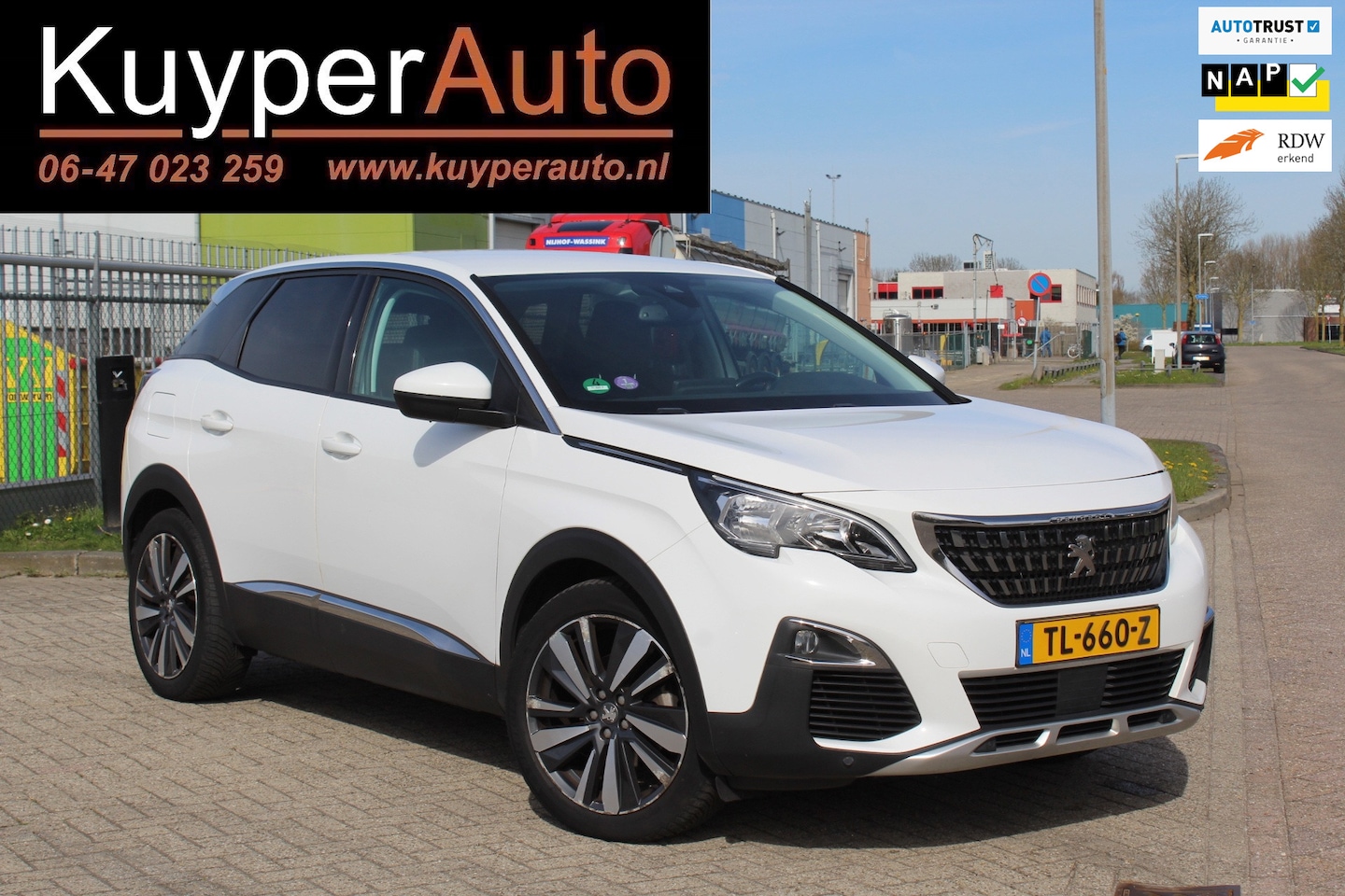Peugeot 3008 - 1.2 PureTech Blue Lease Premium leder goed onderhouden distr rec afn trekhaak camera - AutoWereld.nl