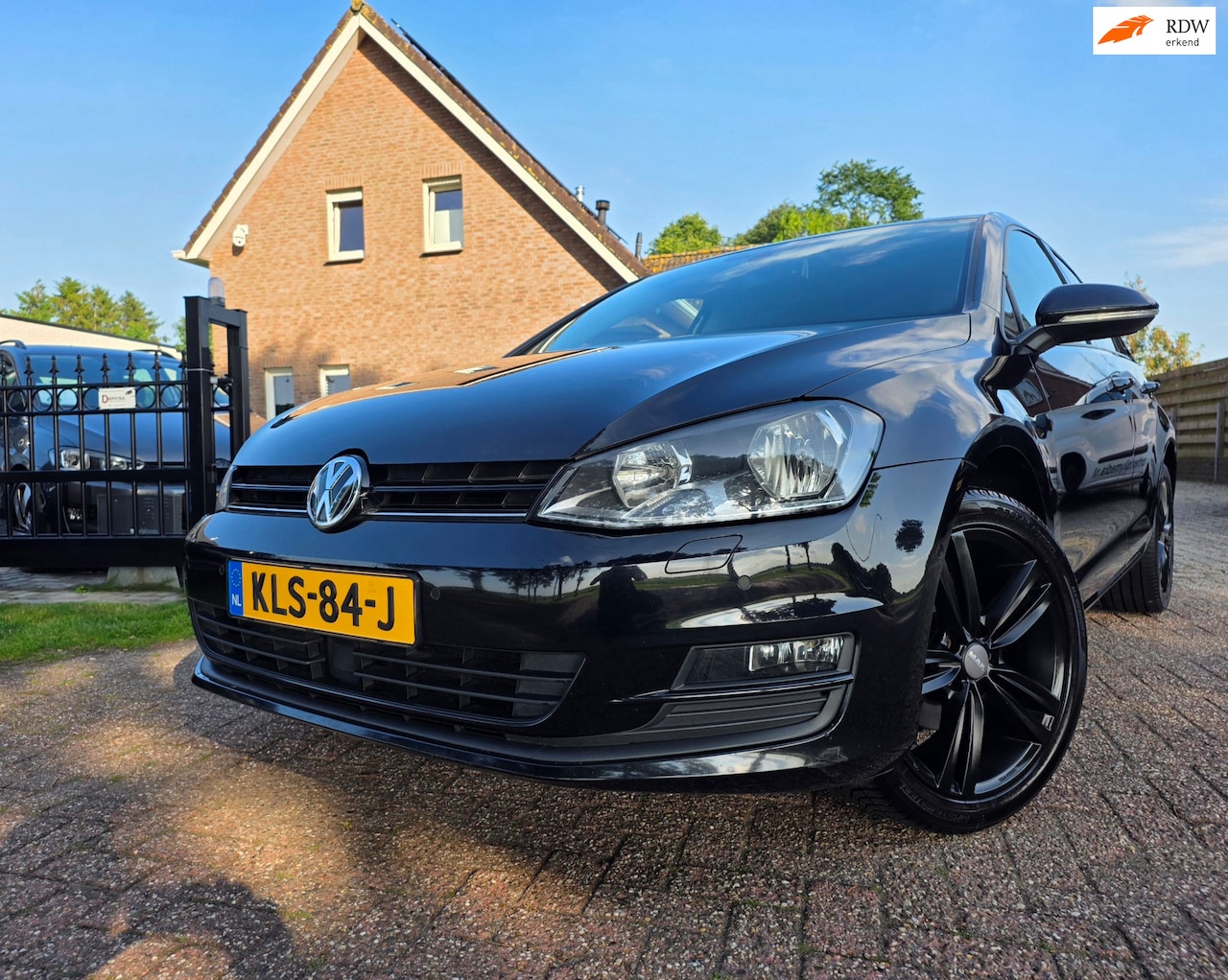 Volkswagen Golf - 1.2 TSI Connected Series 1.2 TSI Connected Series, Stoelverw, Adap Cruise - AutoWereld.nl