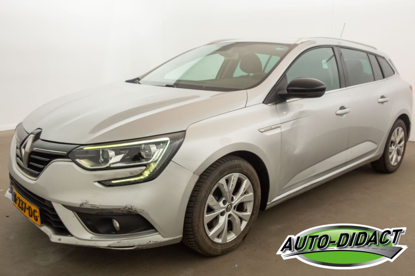 Renault Mégane - 1.3 TCe Automaat Navi Clima Bose - AutoWereld.nl