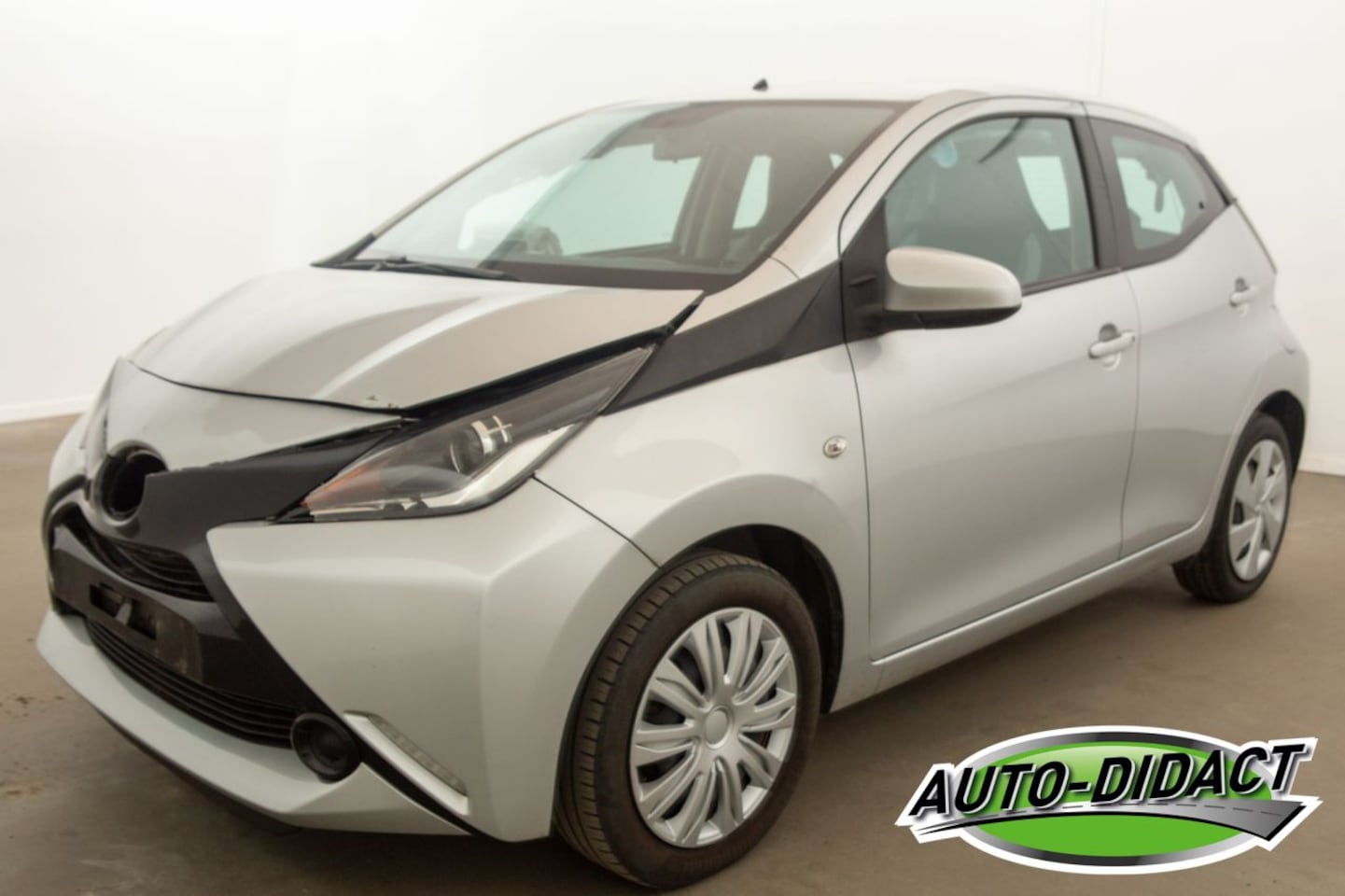 Toyota Aygo - 1.0 X-Play Airco Camera - AutoWereld.nl