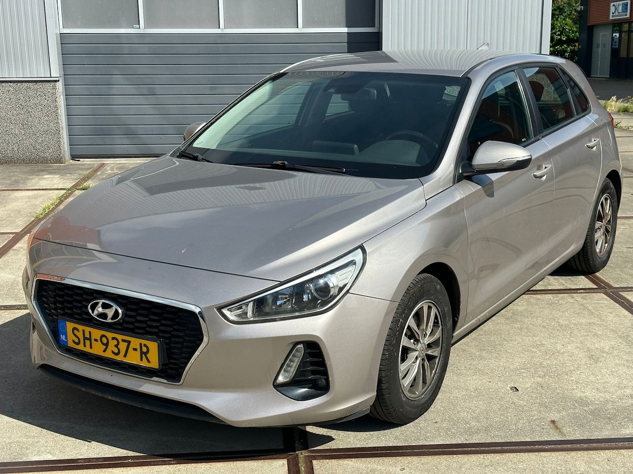 Hyundai i30 - 1.6 CRDi Comfort | NAVI | CLIMA | - AutoWereld.nl