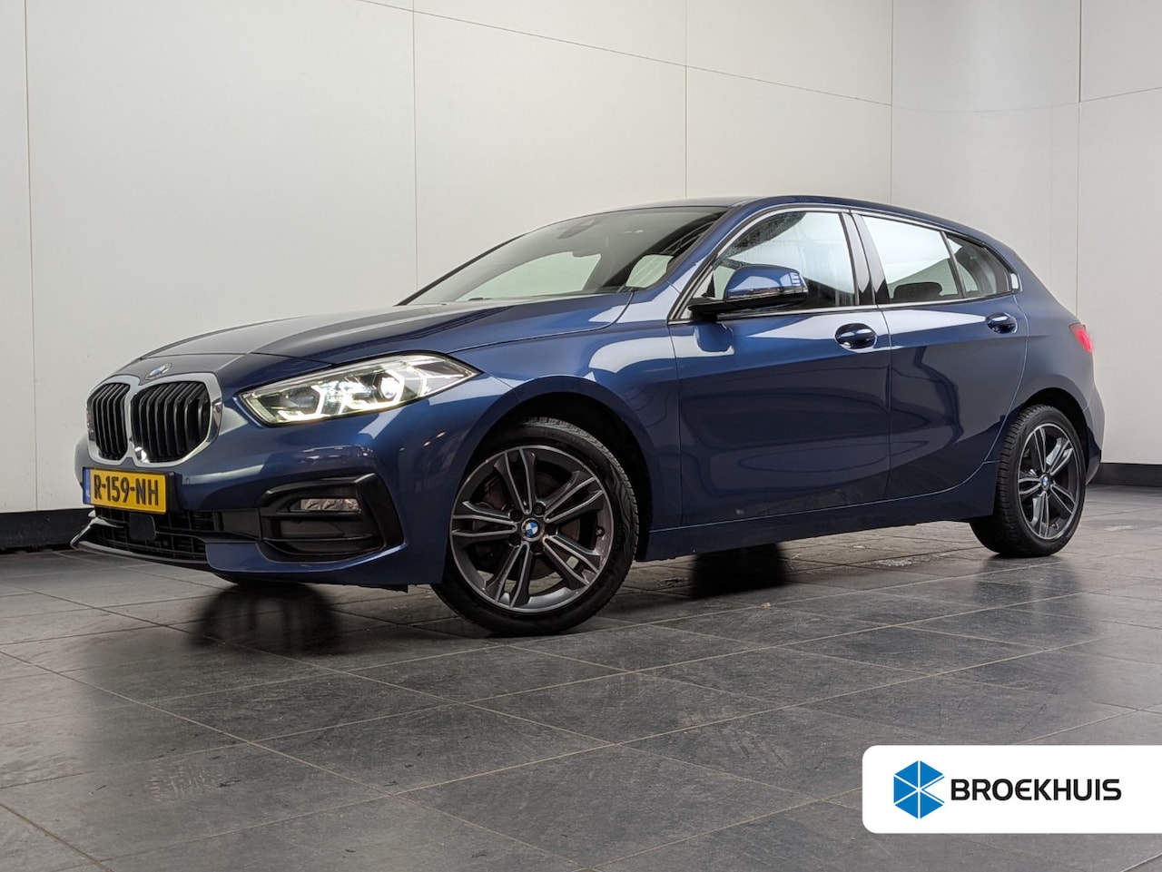 BMW 1-serie - 118i Business Edition M Sport Line l 1e EIgenaar l  LED Koplampen l Sportstoelen l Navigat - AutoWereld.nl