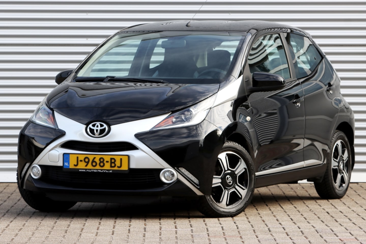 Toyota Aygo - 1.0 VVT-i x-clusiv 1.0 VVT-i x-clusiv - AutoWereld.nl
