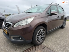 Peugeot 2008 - 1.2 VTi Active Navi Airco Trekhaak Parkeersensor