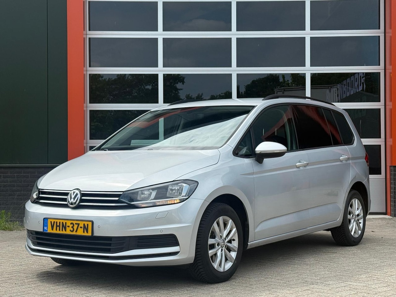 Volkswagen Touran - Volkswagen Touran 1.6TDI|VAN|Navi|PDC|Clima|Marge - AutoWereld.nl