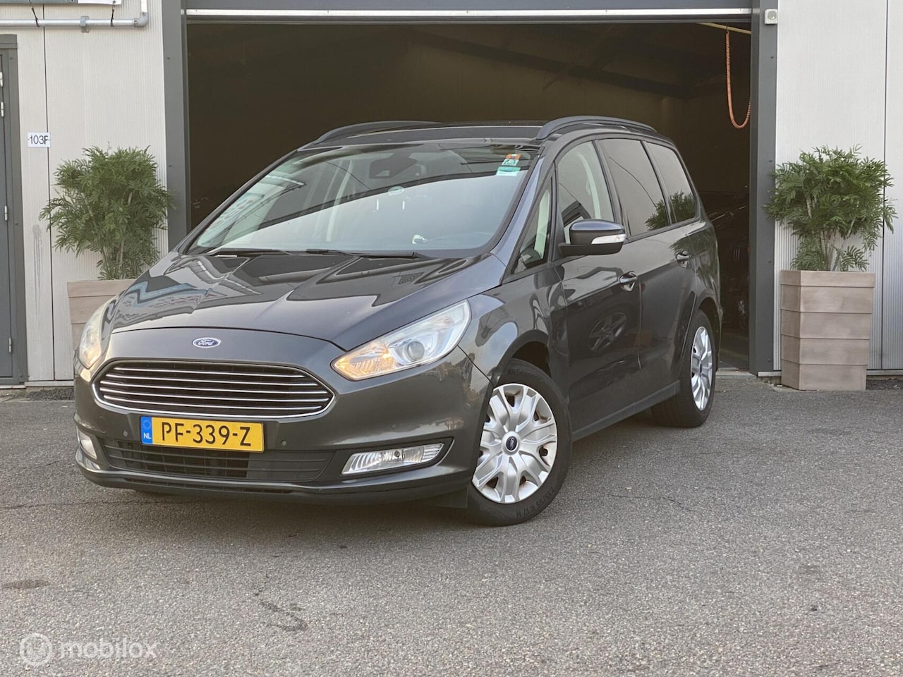 Ford Galaxy - 1.5 Trend | APK | AIRCO | 7 PERSONEN |TREKHAAK | - AutoWereld.nl