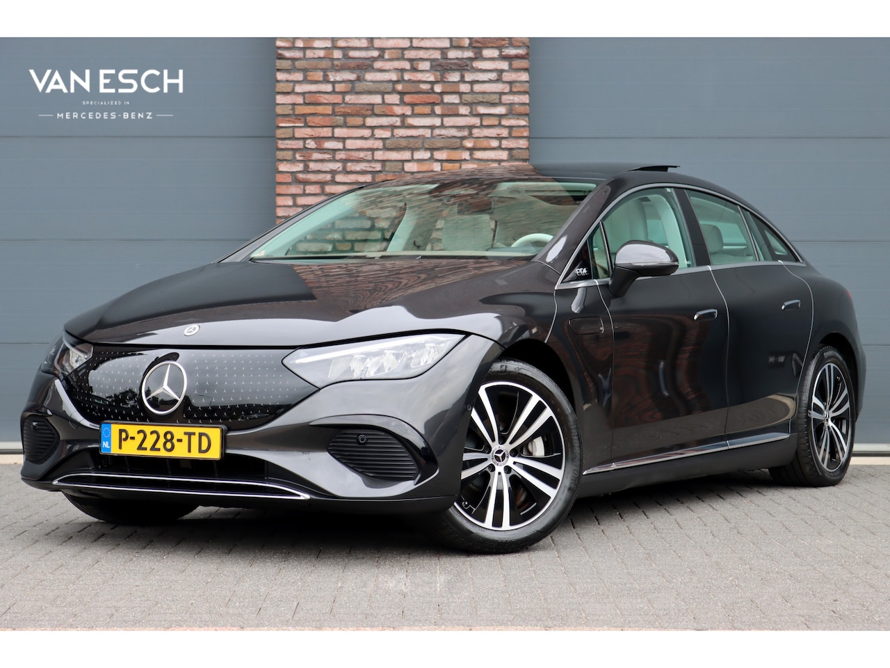 Mercedes-Benz EQE - 350+ Launch Edition Luxury Line 91 kWh | Distronic | Panoramadak | Memory | Leder | Camera - AutoWereld.nl