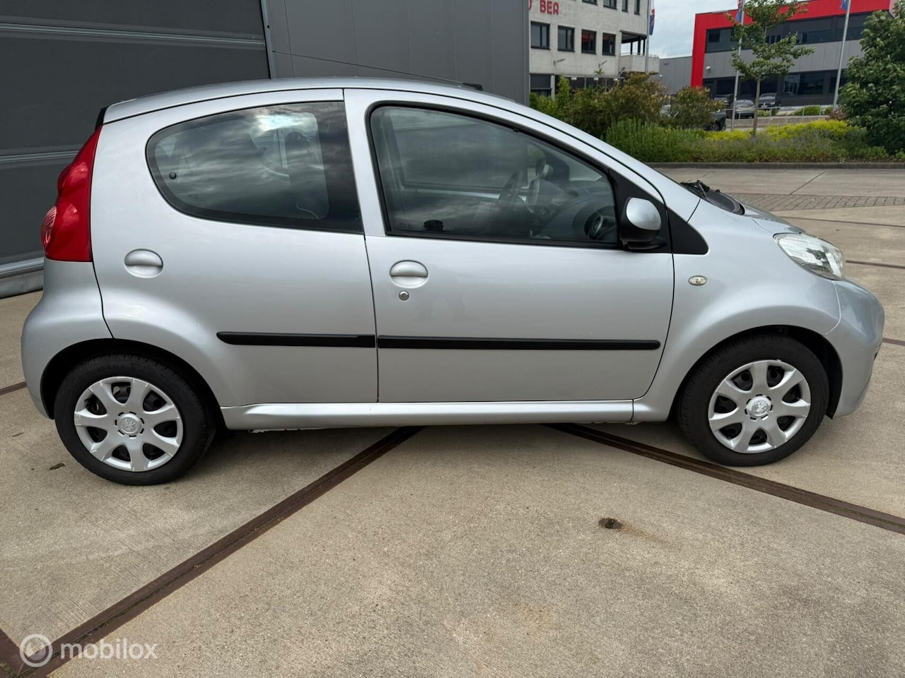 Peugeot 107 - 1.0-12V Sublime 1.0-12V Sublime - AutoWereld.nl
