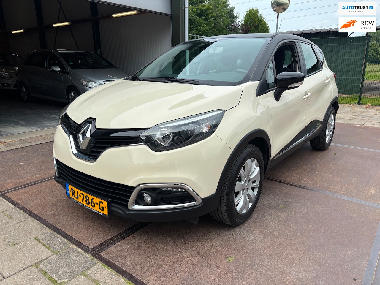 Renault Captur - 0.9 TCe Expression Airco Cruise Nette Auto! - AutoWereld.nl