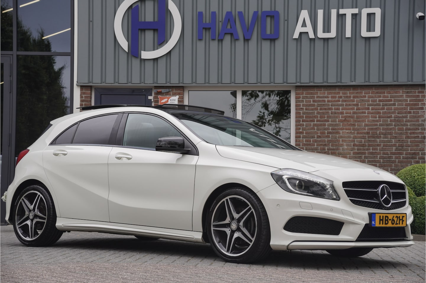 Mercedes-Benz A-klasse - 180 AMG NIGHT, PANO, NAVI, XENON, LED, NAP - AutoWereld.nl