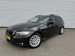 BMW 3-serie Touring - 318i High Executive Pano Leer Cruise Airco Navi PDC