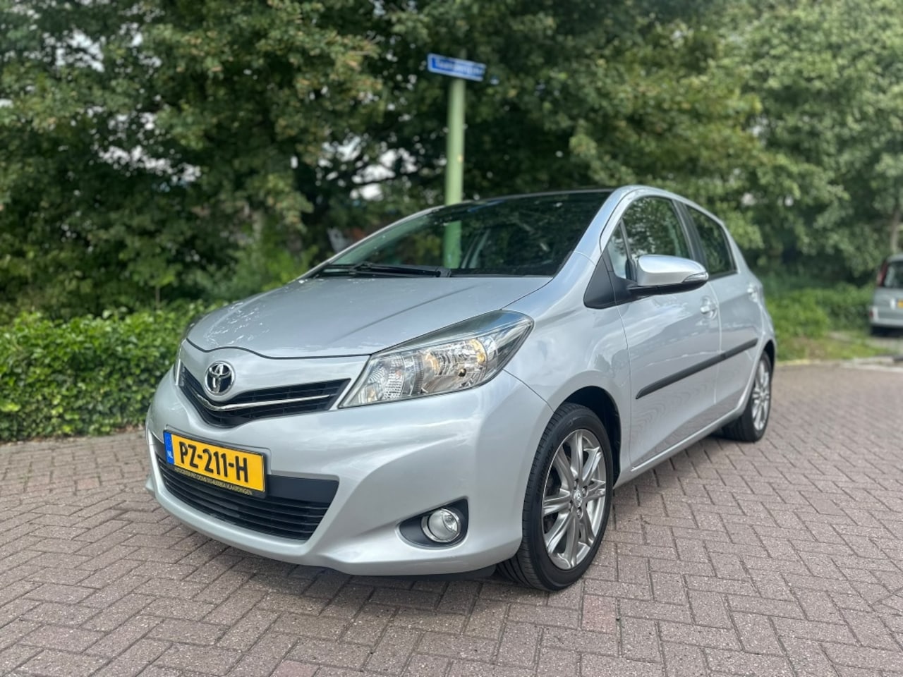 Toyota Yaris - 1.3 VVT-i Dynamic 1.3 VVT-i Dynamic - AutoWereld.nl