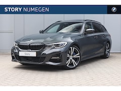 BMW 3-serie Touring - 330i M Sport Automaat / Trekhaak / Panoramadak / Sportstoelen / Comfort Access / Laserligh