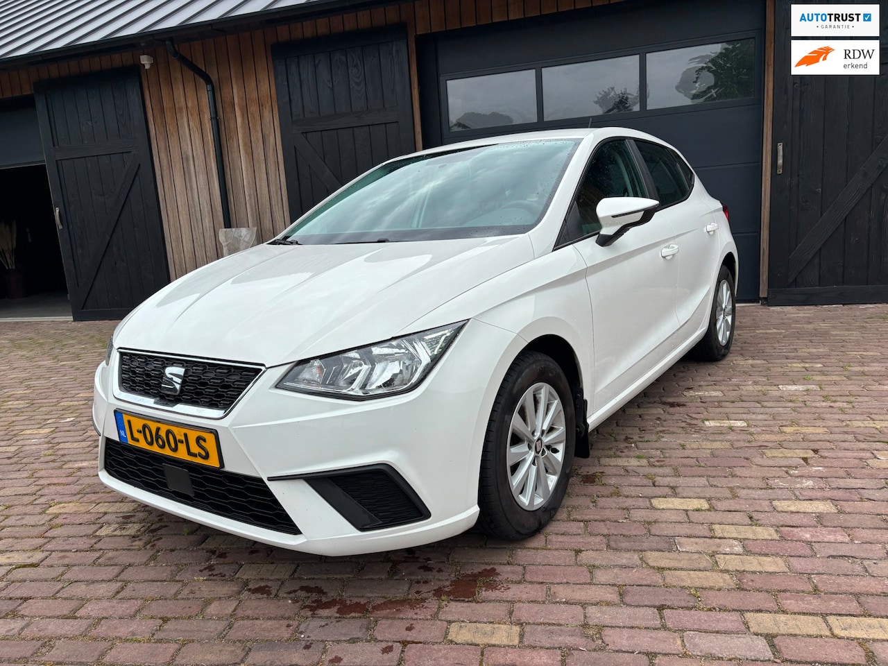 SEAT Ibiza - 1.0 MPI REFERENCE PLUS,PDC ,STOELVERWARMING. - AutoWereld.nl