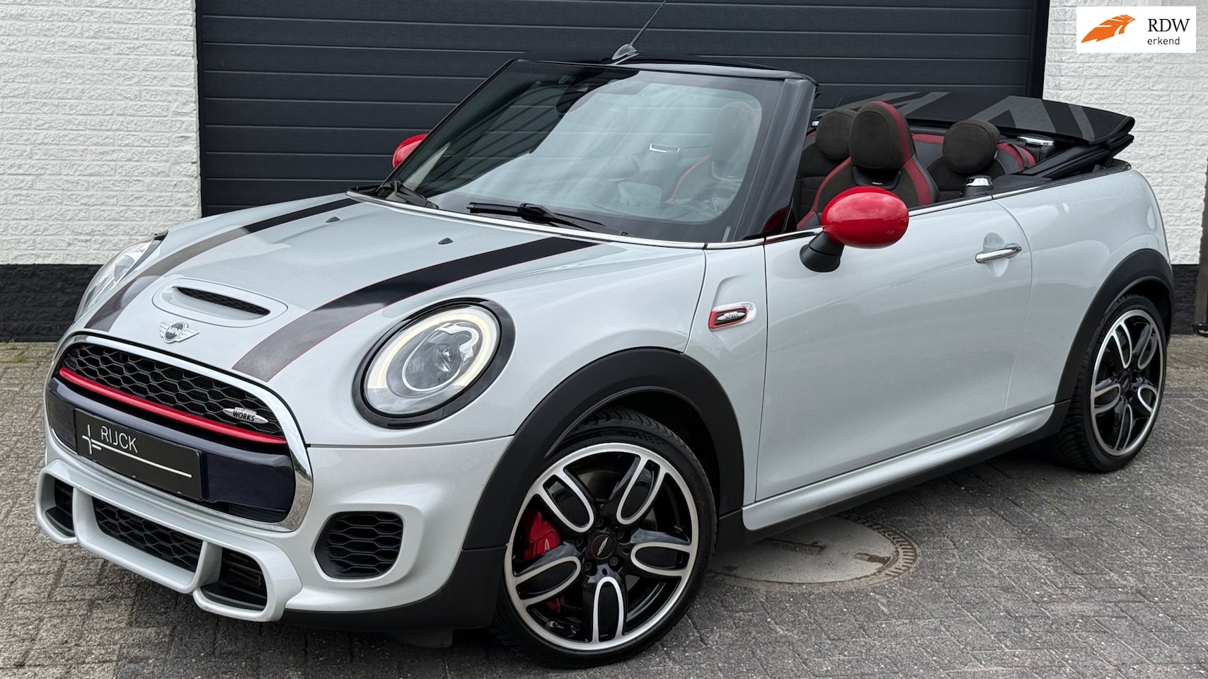 MINI Cabrio - 2.0 John Cooper Works Chili | HUD | ACC | HK | Comfort Access | Union Jack | 1e eig - AutoWereld.nl