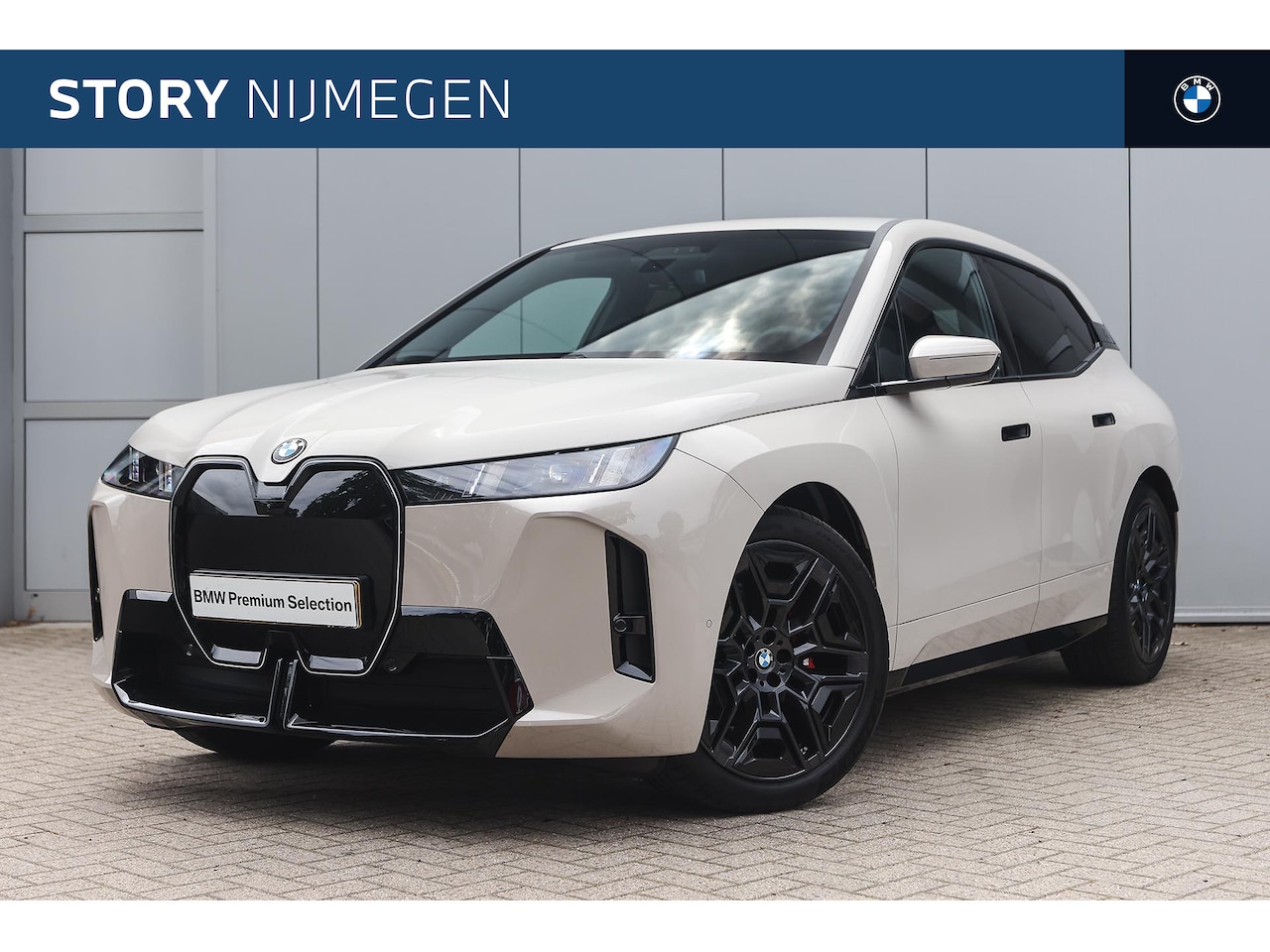 BMW iX - xDrive45 M Sport / Comfort Access / Adaptieve LED / Harman Kardon / Stoelverwarming / Park - AutoWereld.nl