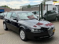 Alfa Romeo 147 - 1.6 T.Spark Business 1e eigenaar airco elektrische ramen cv op afs