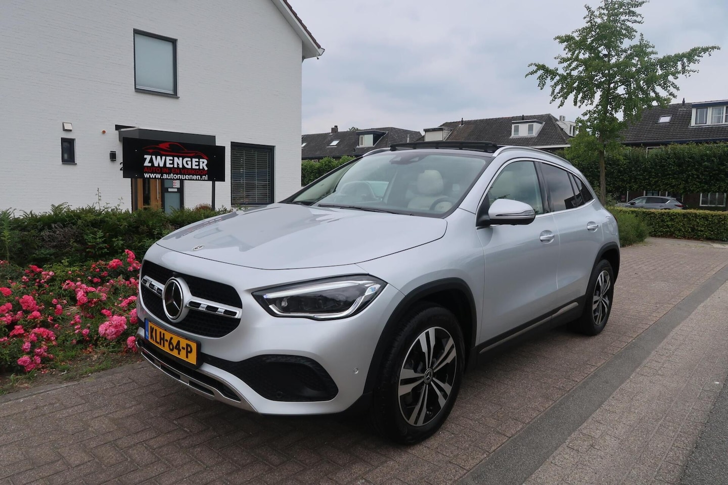 Mercedes-Benz GLA-Klasse - 250 e PANORAMADAK|STOELKOELING|HEAD-UP|360CAMERA|STUURHULP|KEYLESS|MULTIBEAM - AutoWereld.nl