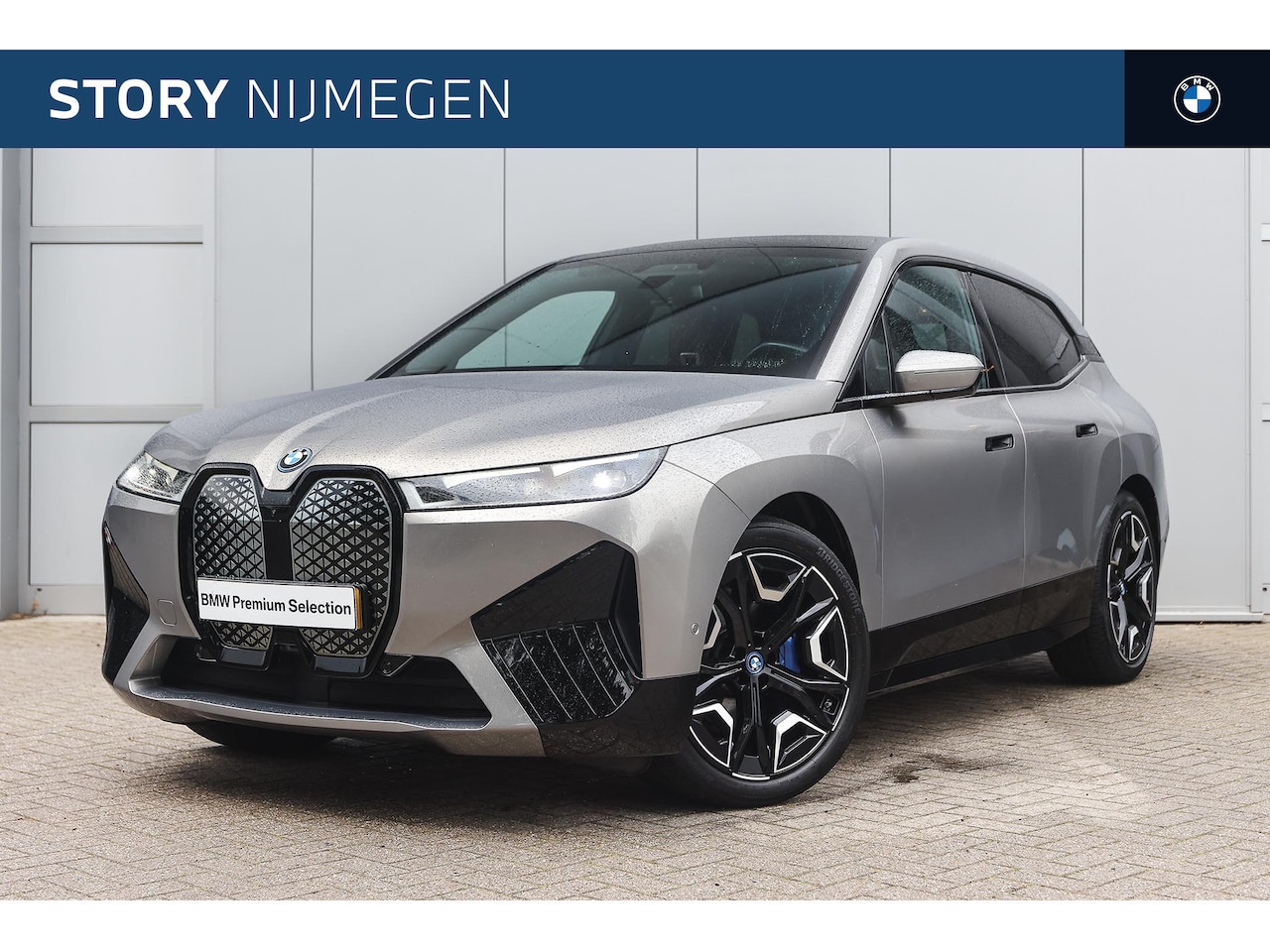 BMW iX - xDrive50 High Executive / Trekhaak / Panoramadak Sky Lounge / Comfort Access / Laserlight - AutoWereld.nl