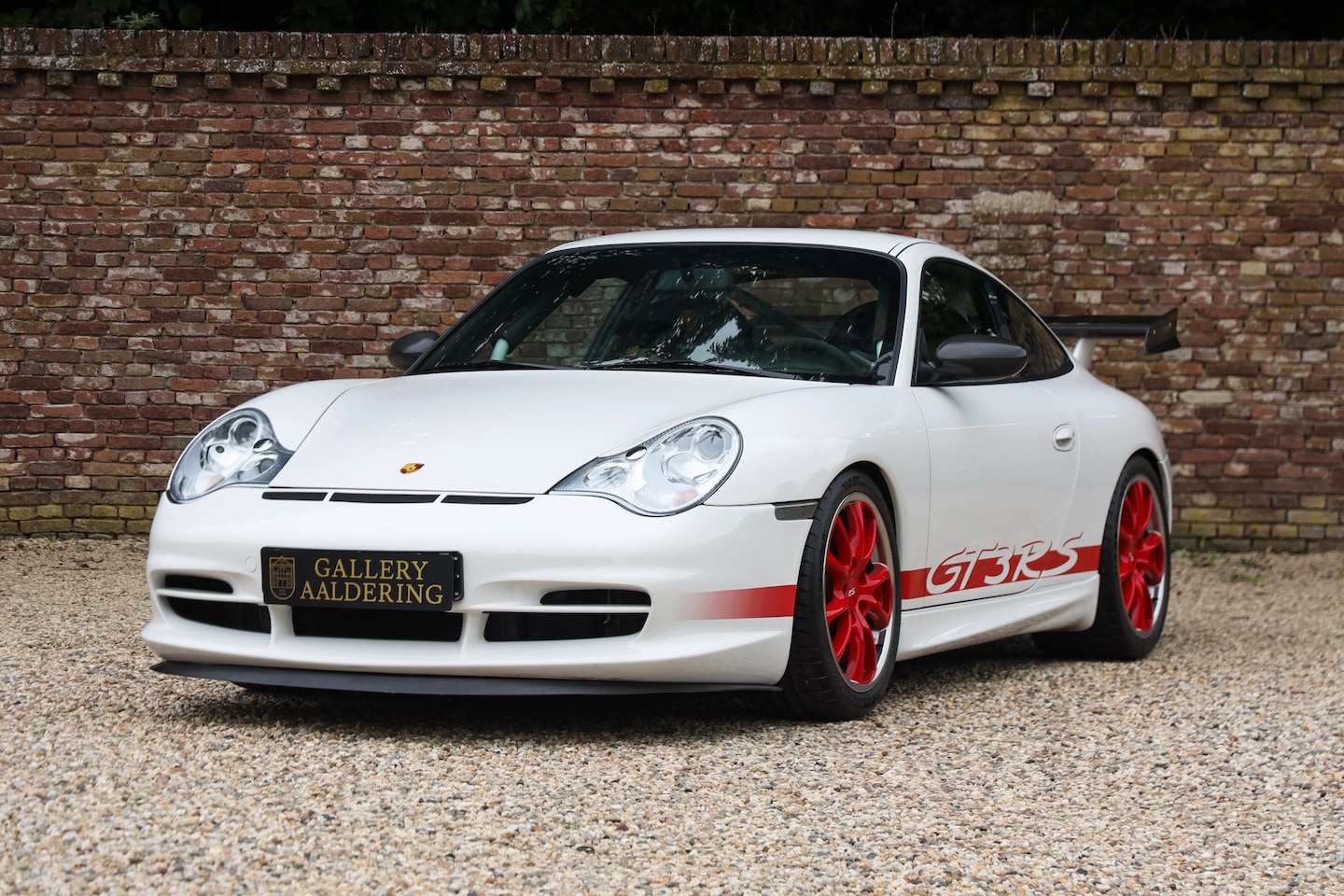 Porsche 911 - 996.2 GT3 RS "Carrara Weiss" Mint condition and original factory-specified, Less than 4000 - AutoWereld.nl