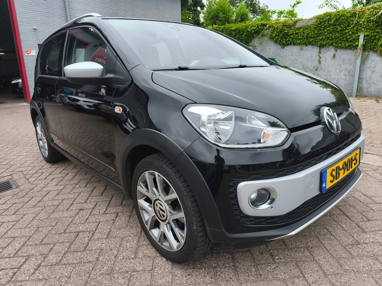Volkswagen Up! - UP 1.0 75pk cross Trekhaak - AutoWereld.nl