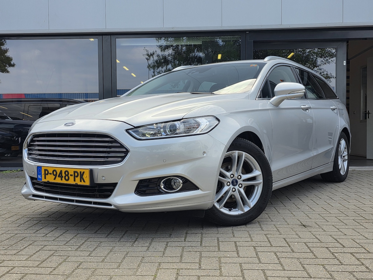 Ford Mondeo Wagon - 1.5 Titanium automaat + KEYLESS + NAVIGATIE + LED - AutoWereld.nl