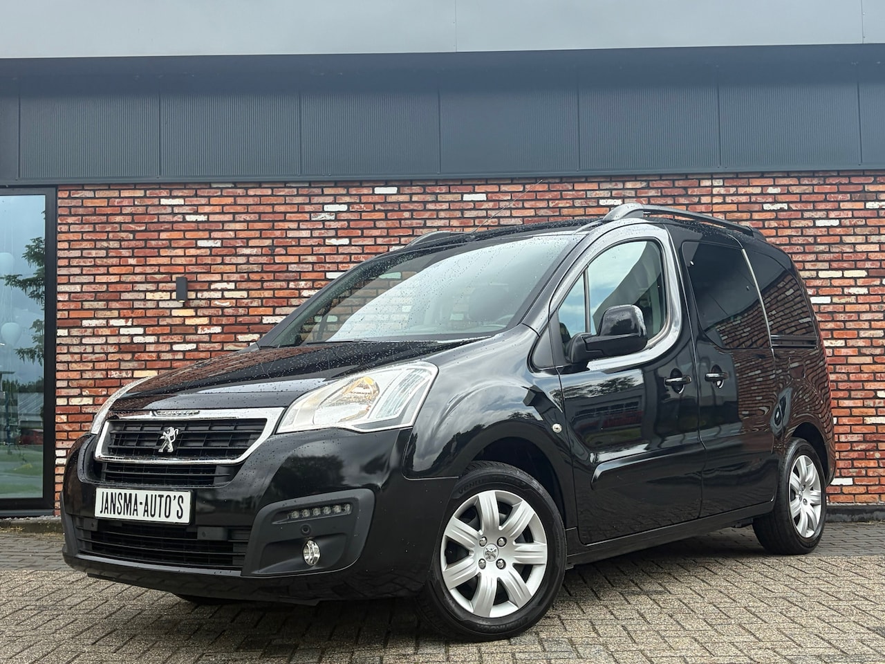 Peugeot Partner Tepee - 1.2 PureTech Allure Nav/Cruise Carplay Camera Clima Hoogzitter! - AutoWereld.nl