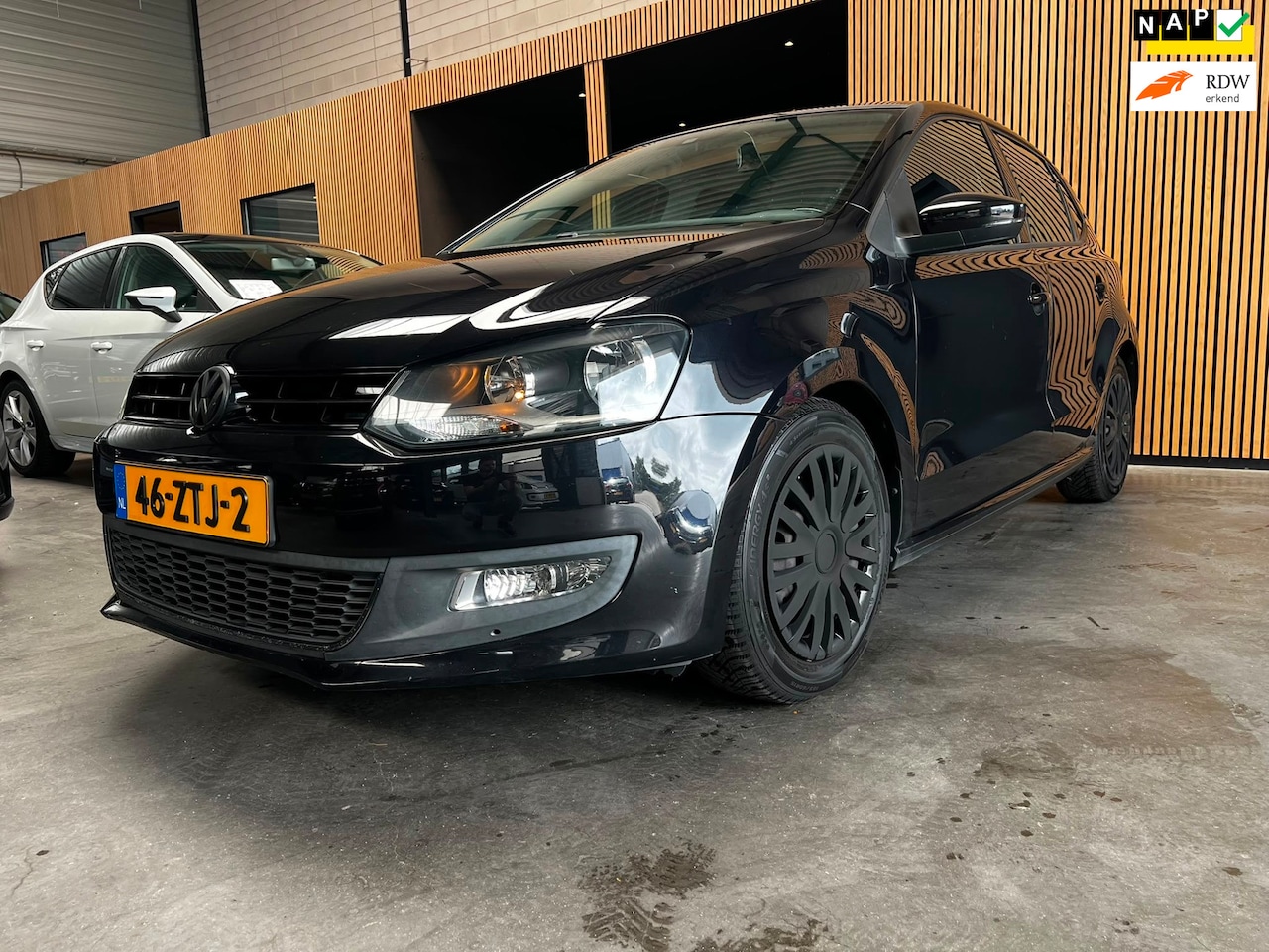 Volkswagen Polo - 1.2 TSI BlueMotion Highline Edition |Cruise Control|Trekhaak|Navi|Airco - AutoWereld.nl
