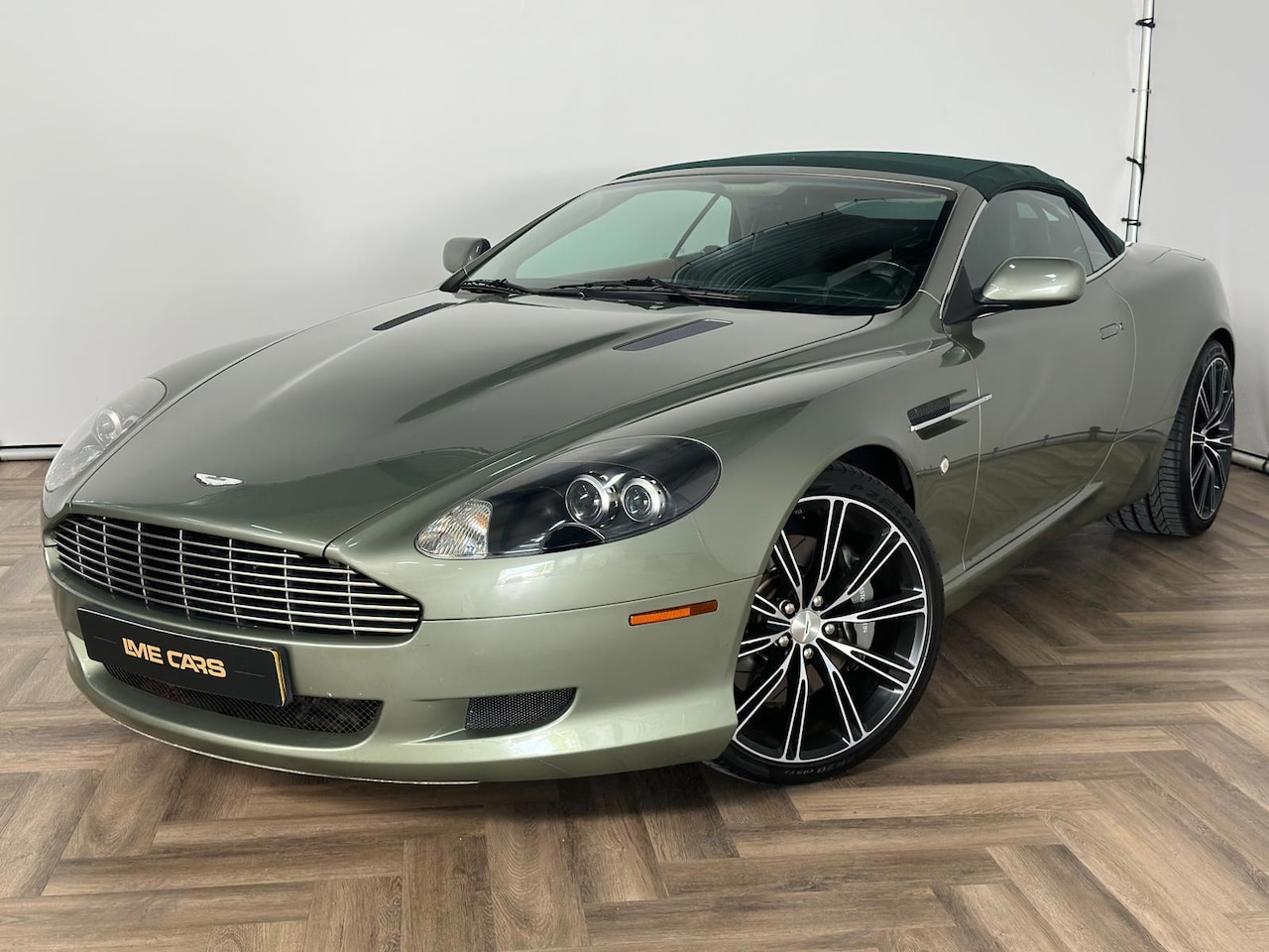 Aston Martin DB9 Volante - 5.9 V12 Touchtronic|CABRIO|WEINIG KM|INRUIL MOGELIJK - AutoWereld.nl
