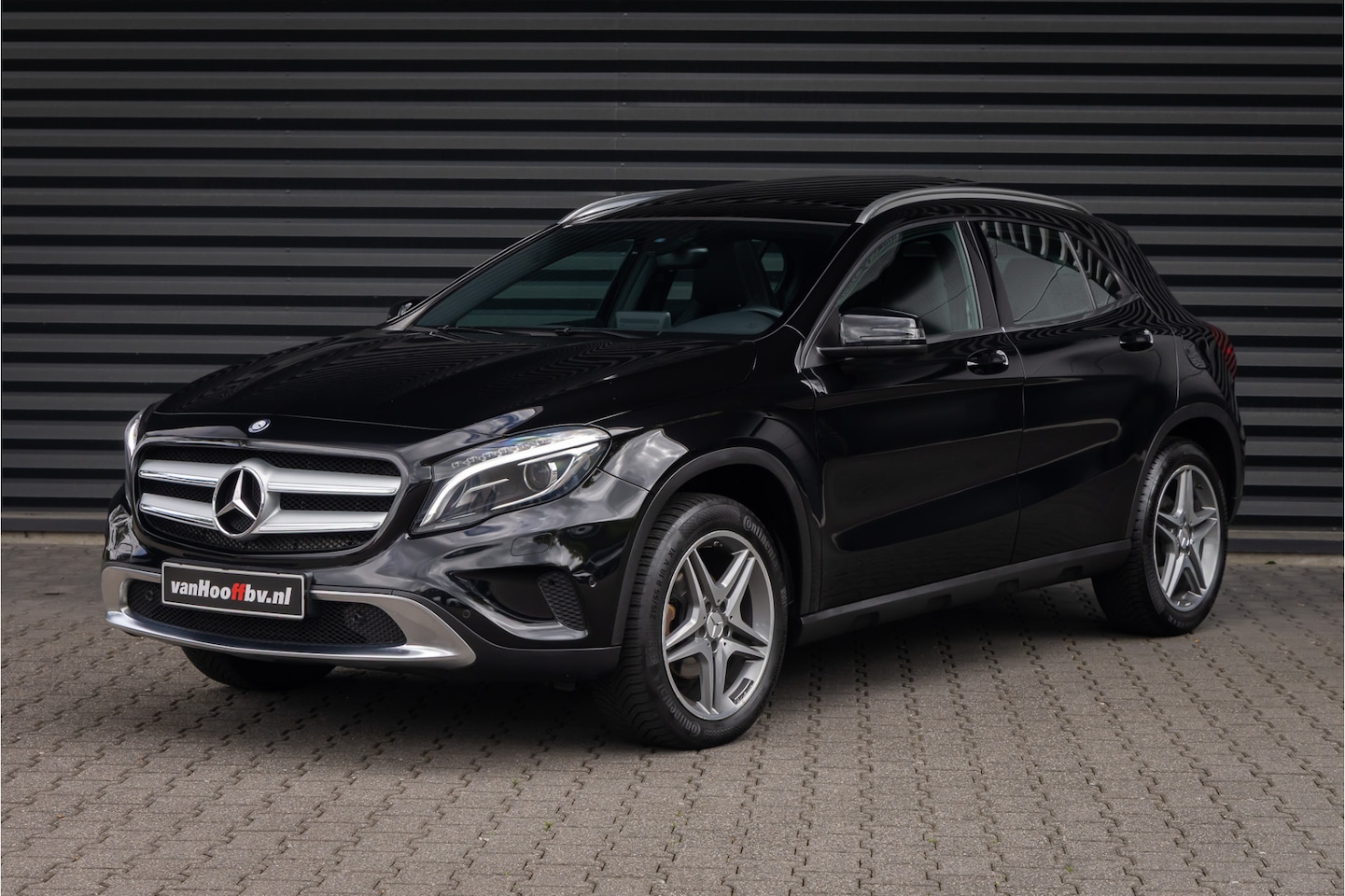 Mercedes-Benz GLA-Klasse - 180 Ambition 18'' AMG - Panoramadak - Xenon - AutoWereld.nl