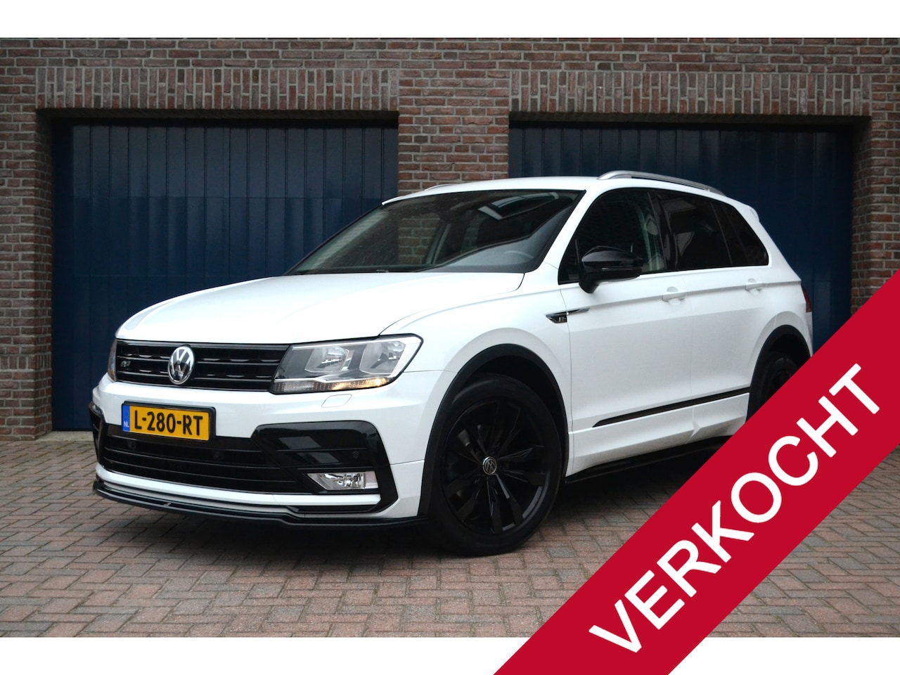 Volkswagen Tiguan - 1.4 TSI ACT 150pk R-Line Connected Series | Maxton | 19" Velgen | Stoelverwarming | Carpla - AutoWereld.nl