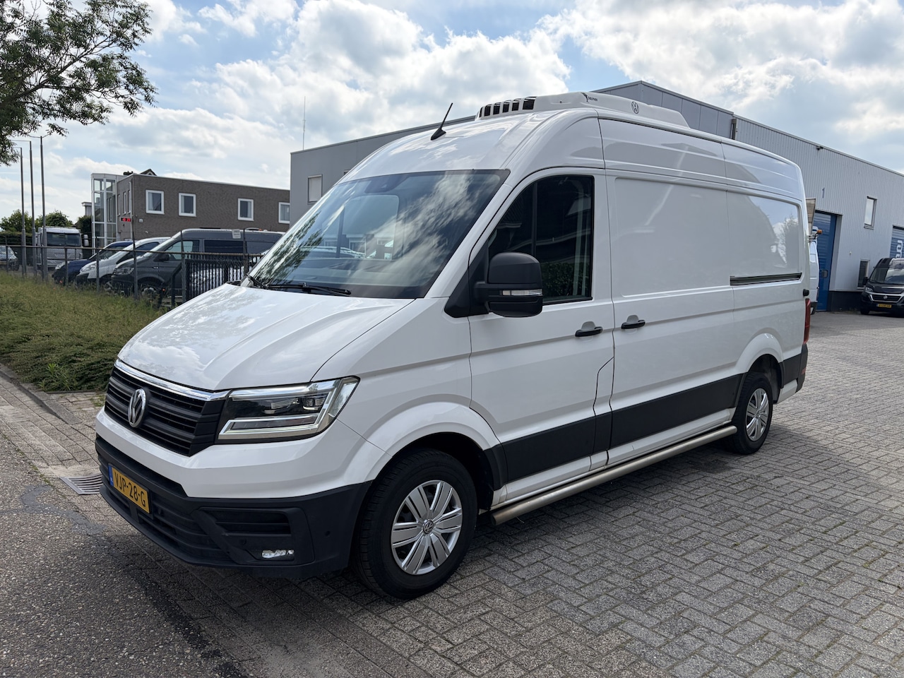 Volkswagen Crafter - 35 2.0 TDI 130KW Euro6 L3H3 -20°C Koel / Vries ✓ Laadklep BAR ✓ 270° deuren - AutoWereld.nl