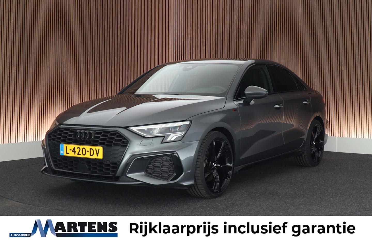 Audi A3 Limousine - 35 TFSI 150pk S-Tronic 2x S-Line Stoelverwarming Privacyglass Virtual Cockpit Navigatie - AutoWereld.nl