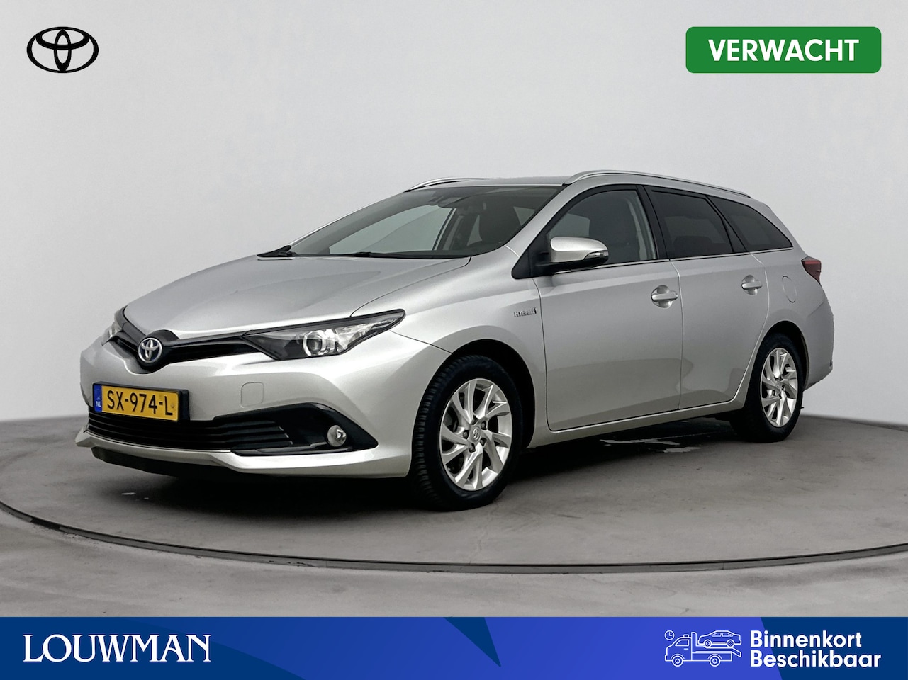 Toyota Auris - 1.8 Hybrid Dynamic | Navigatie | Cruise Control | DAB | Climate Control | Trekhaak | Achte - AutoWereld.nl