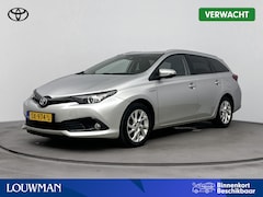 Toyota Auris - 1.8 Hybrid Dynamic | Navigatie | Cruise Control | DAB | Climate Control | Trekhaak | Achte