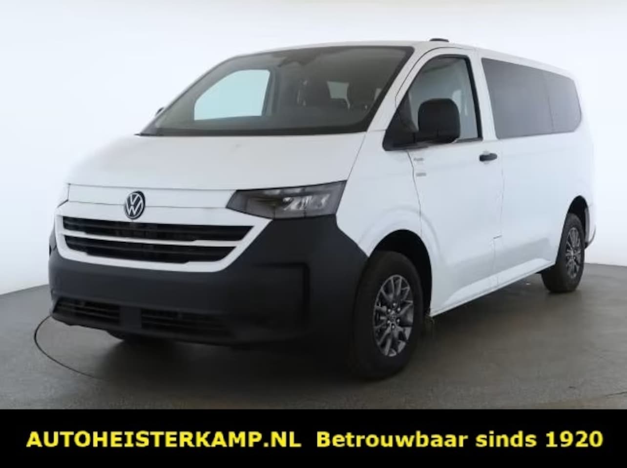 Volkswagen e-Transporter Caravelle - L1H1 64 kWh 9 personen 47.190 incl BTW LED Camera Carplay - AutoWereld.nl