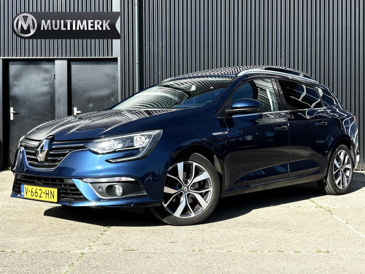 Renault Mégane - Van 1.5 dCi BOSE | MARGE | AUTOMAAT | LED | GRIJS KENTEKEN | KEYLESS | CAMERA | CLIMA - AutoWereld.nl