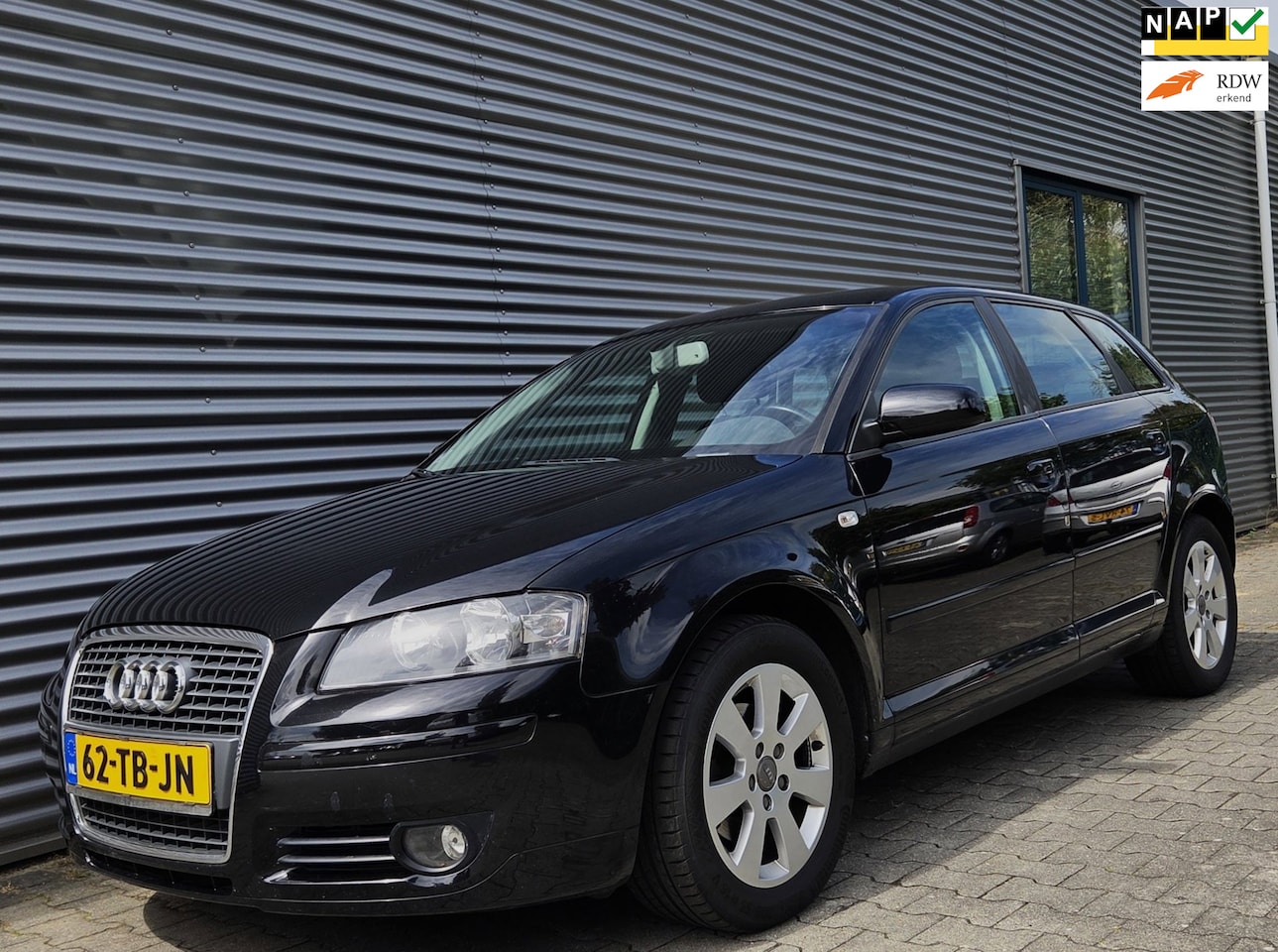 Audi A3 Sportback - 1.6 Ambiente 07-2006 Phantomschwarz Metallic 178dkm NAP!! - AutoWereld.nl